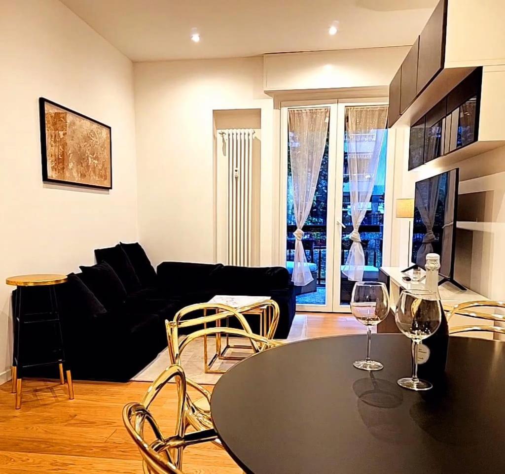 Cozy Apartment Between Sempione, City Life And Mico ! Milan Exterior photo